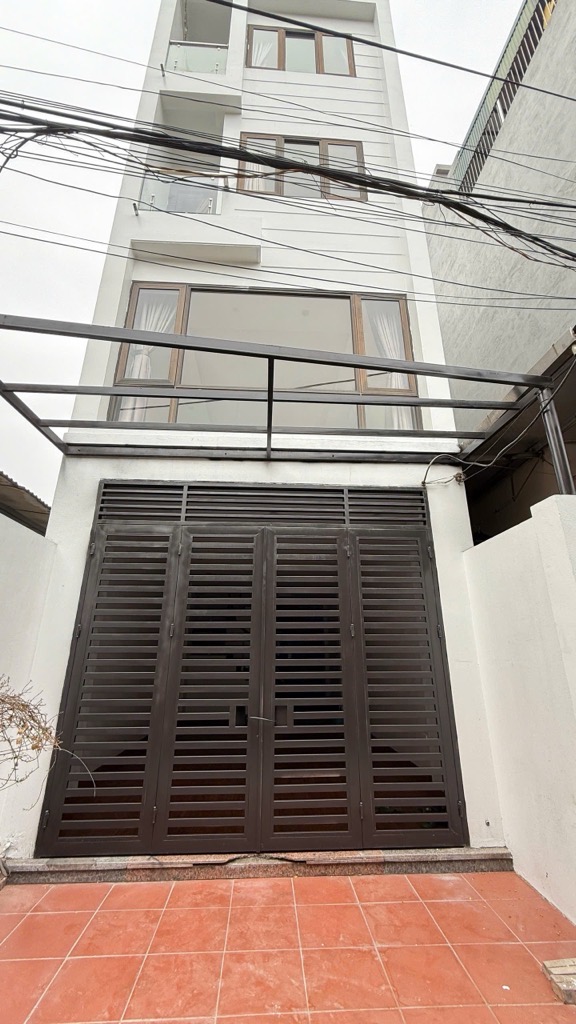 BÁN ĐẤT TẶNG NHÀ – CỔ LINH – Ô TÔ VÀO TẬN NƠI - 60m²– MT 4m -  Giá  12 tỷ